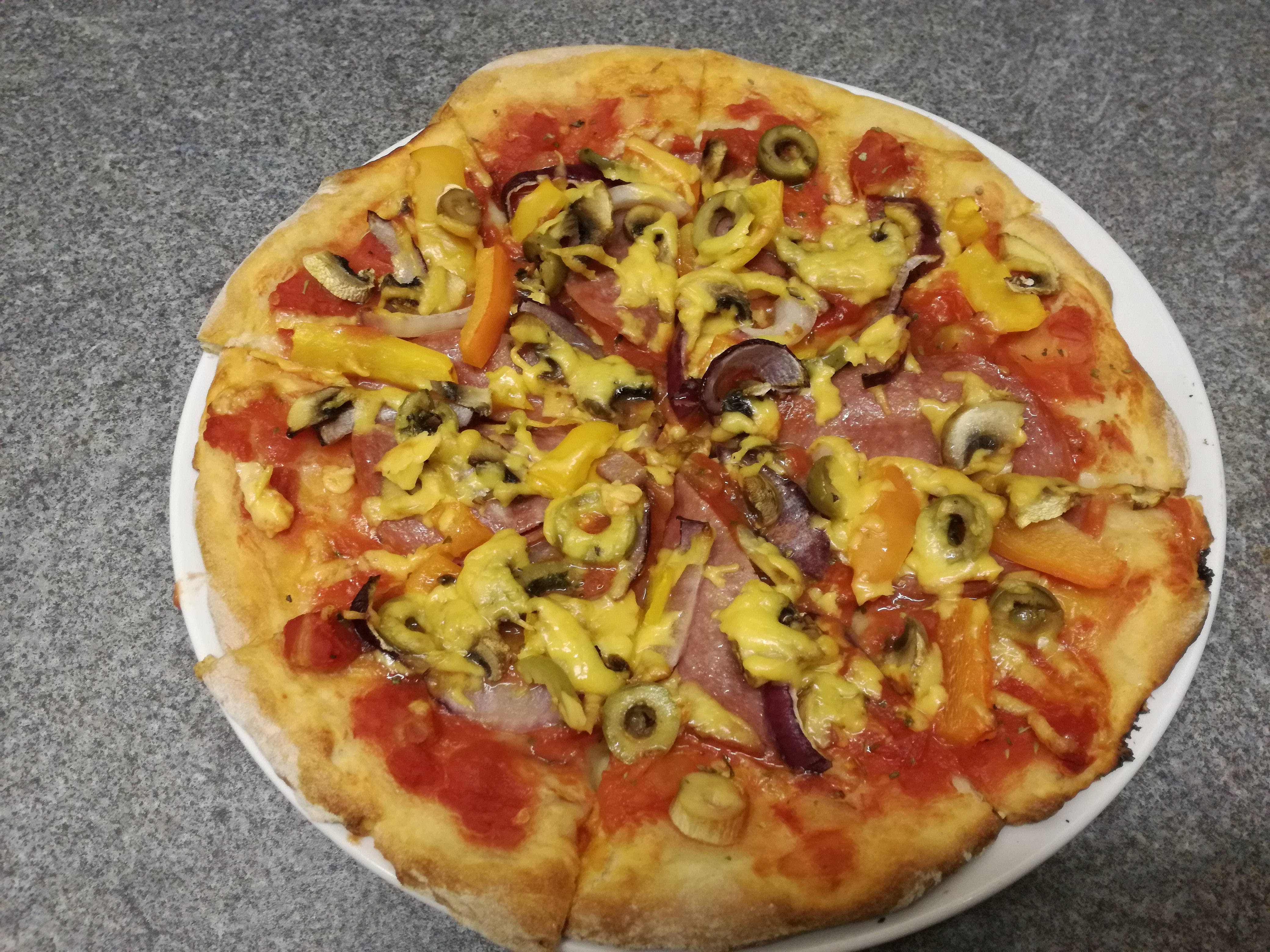 Homemade healthier pizza