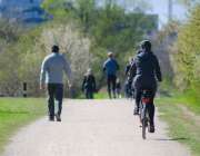 Picture of people exercising which improves health
